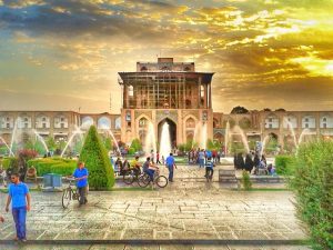Which Persian accent is better?